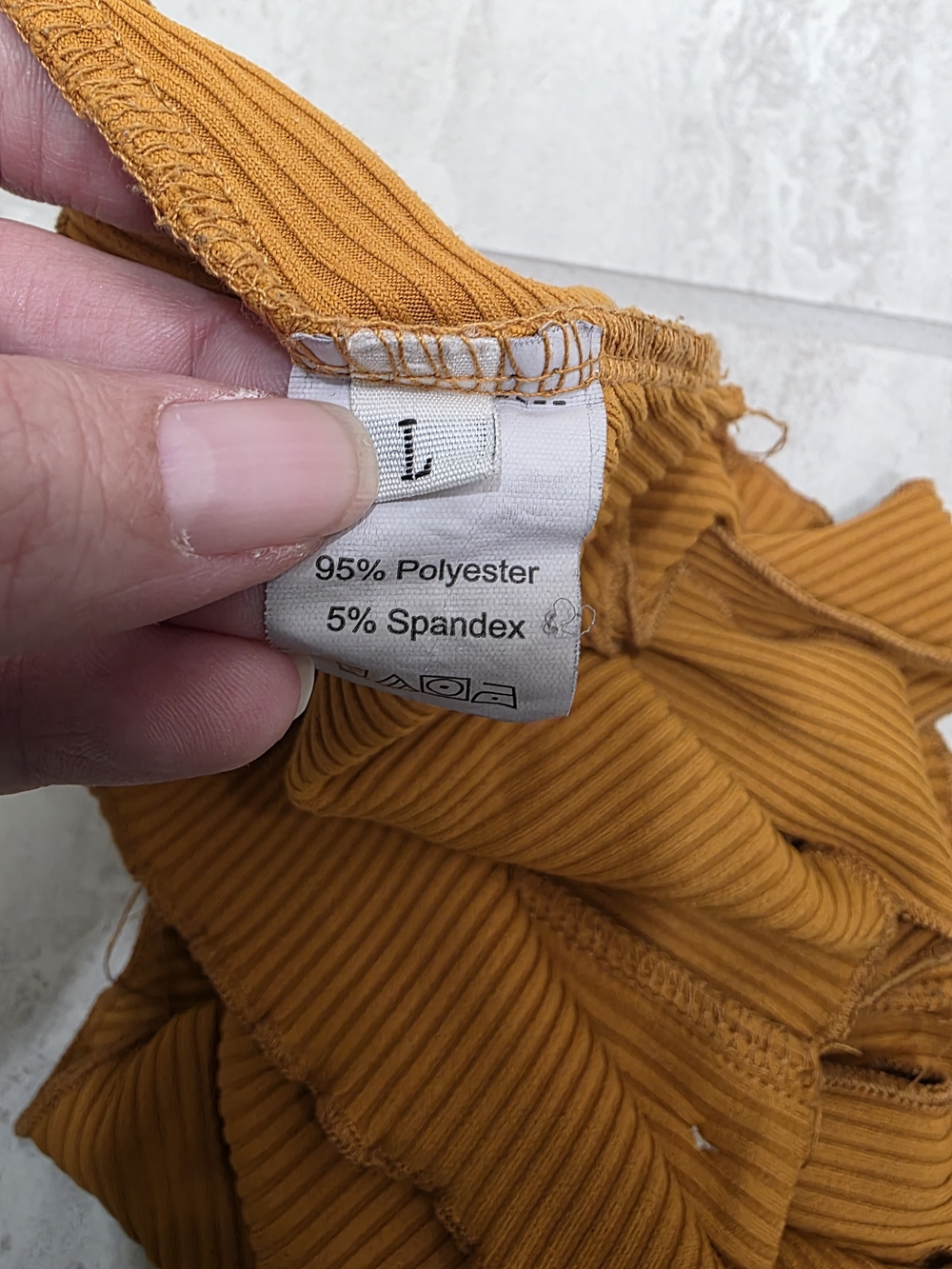 SHEIN Mustard Ribbed Crop Tank with Button Placket - Picture 3 of 4